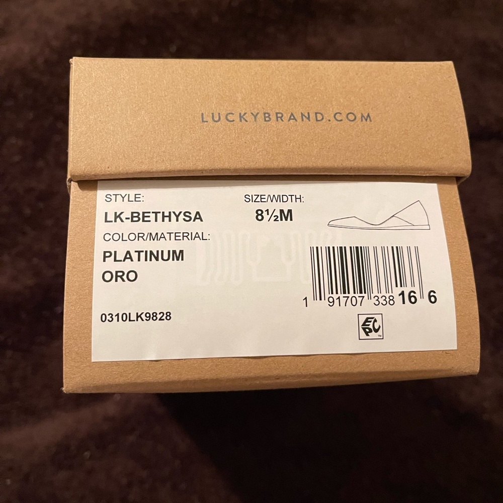 Lucky brand flats